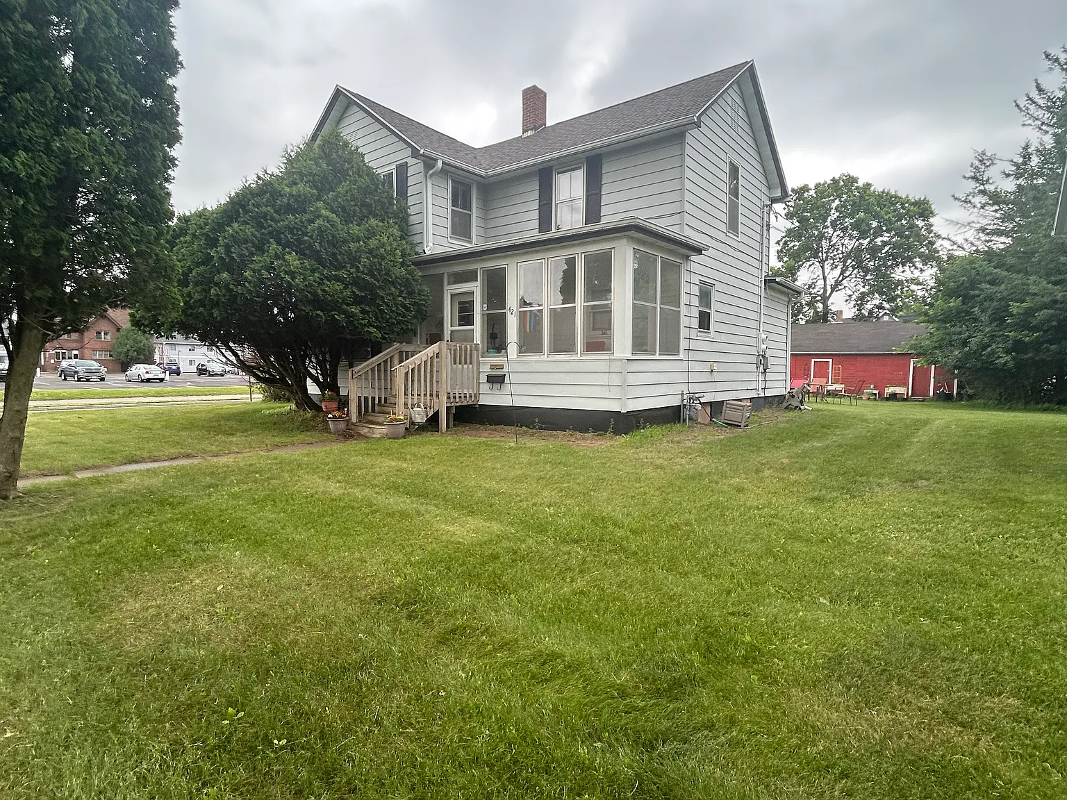 3 bed, $1,095 — Photo 2