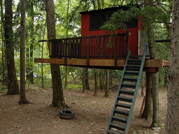 Tree house