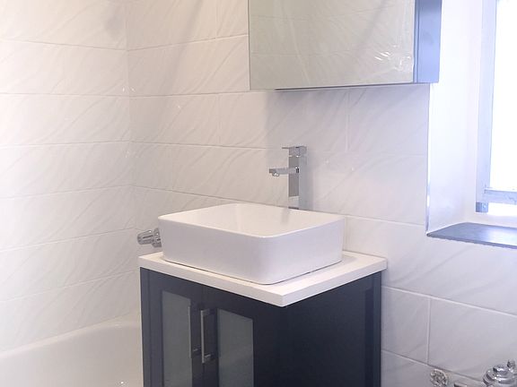 5th image of 260 Parkside Ave APT D3w