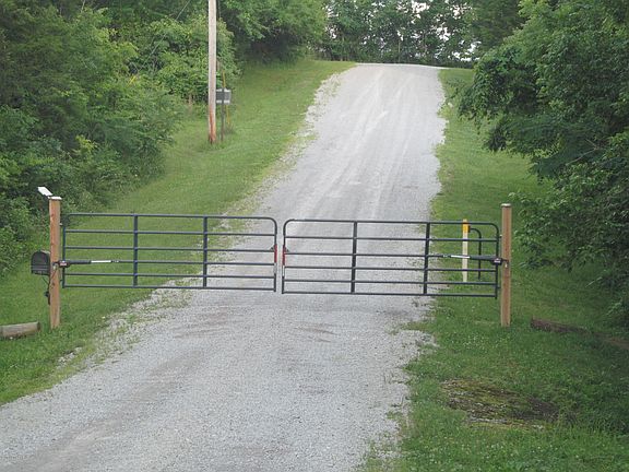 3rd image of 2 Pardner Ln