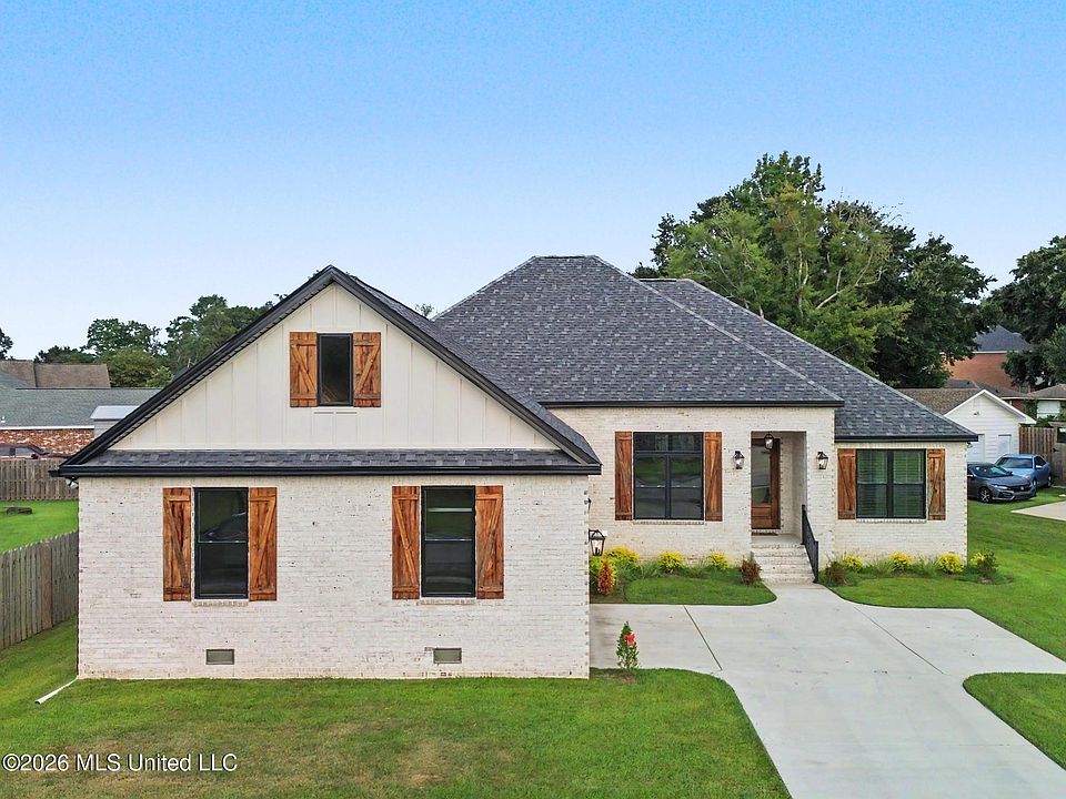 1st image of 620 Old Savannah Dr