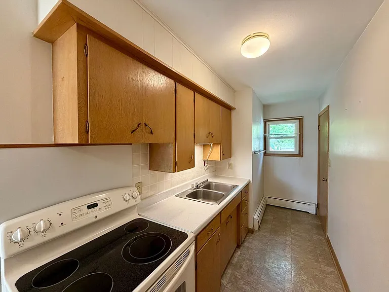 212 N 1st Ave — Photo 2