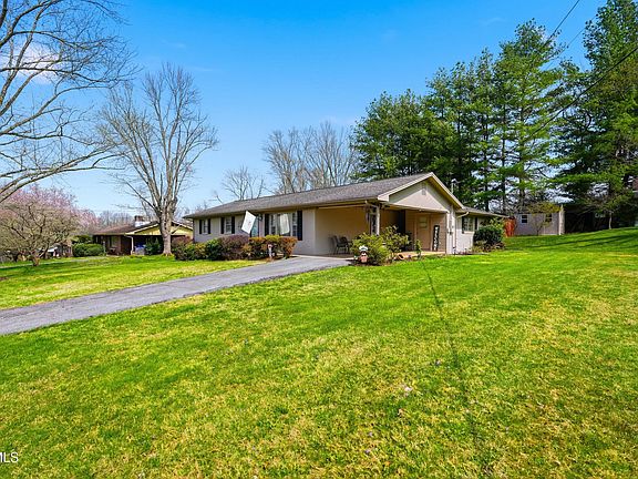 3rd image of 1211 Oakdell Ct