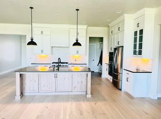 586 S Steephead Ln, Eagle, ID 83616