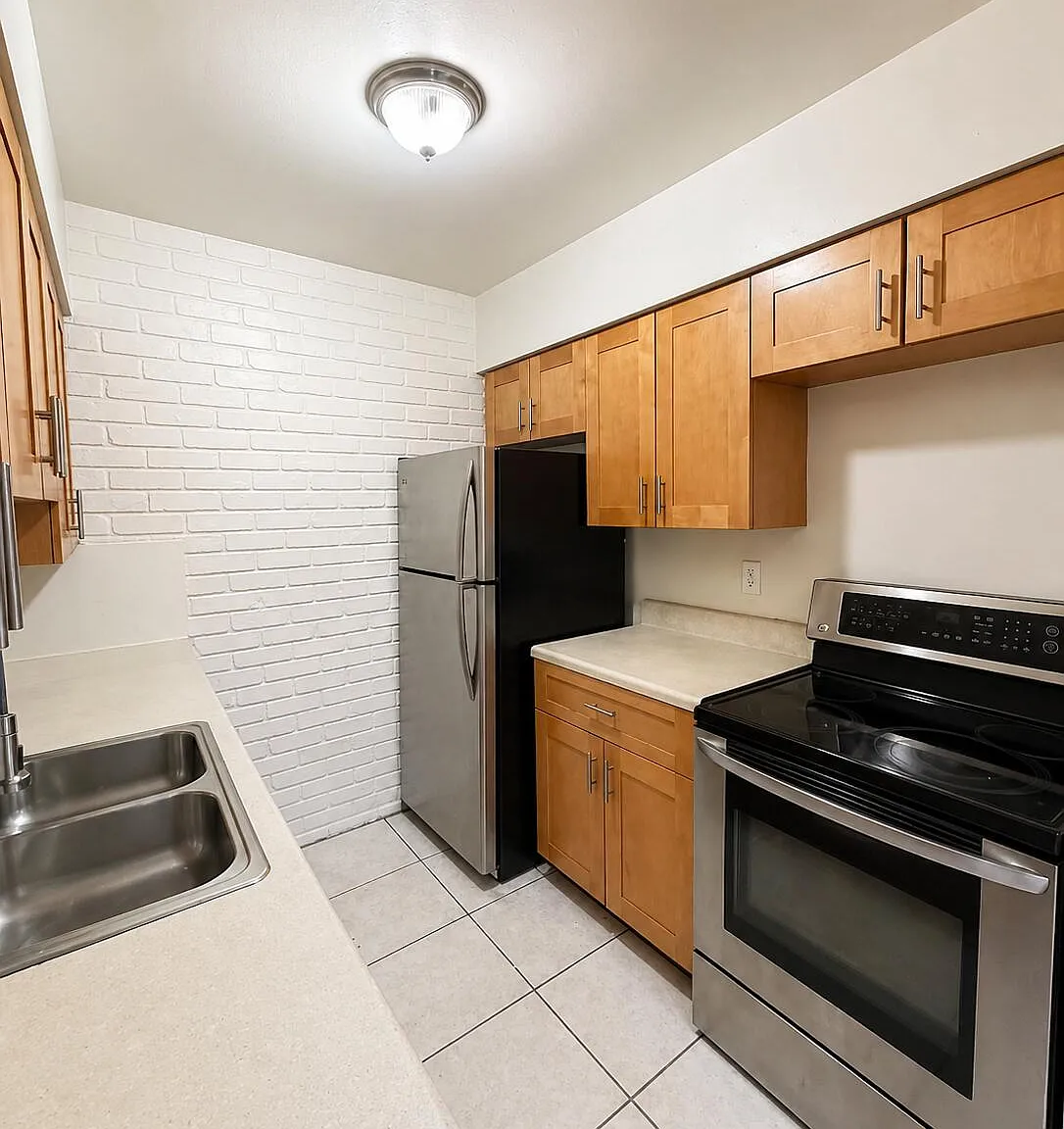 1 bed, 1.0 bath, 3000 sqft, $1,395 — Photo 4