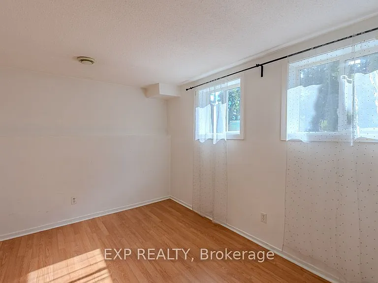 37 Forester Cres — Photo 23