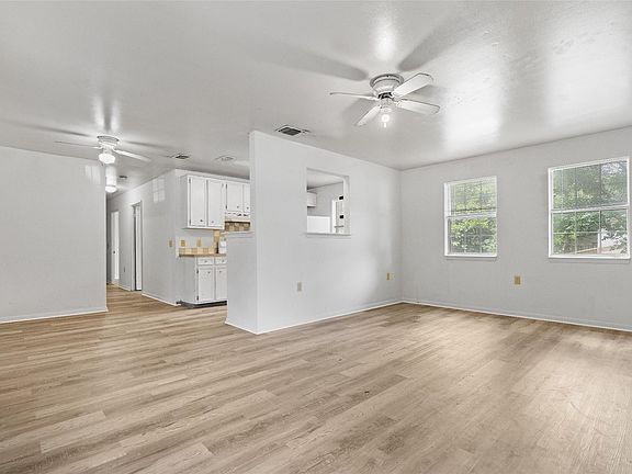 2nd image of 1304 Delano St #B