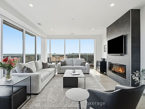 3rd image of 71 Wyndham St S #1305