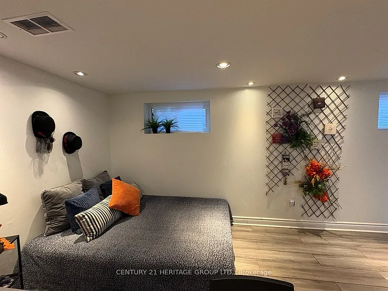 22 Cedar Cres #BASEMENT — Photo 7