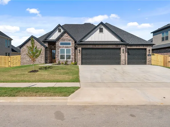 1450 Tiffany St, Centerton, AR 72719