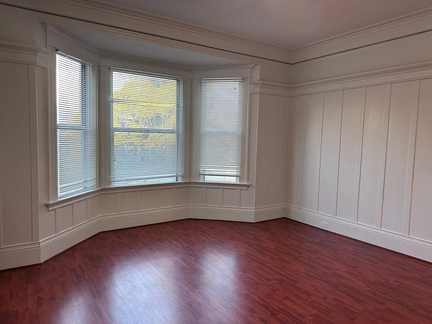 2614 Gough — Photo 2
