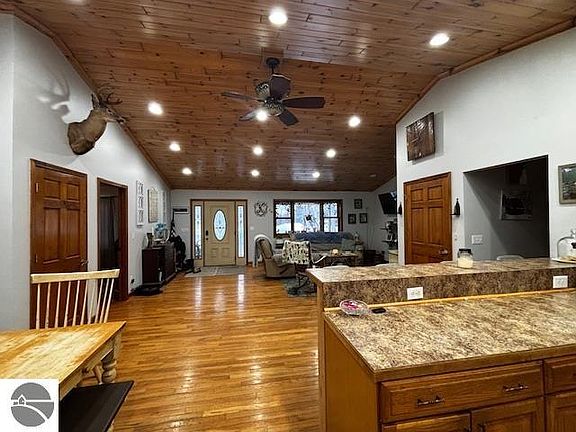 2nd image of 2095 Musser Rd
