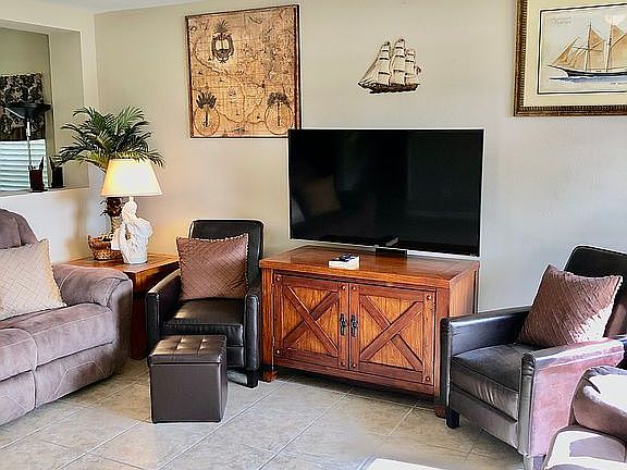 Family Room- Electonics Stay