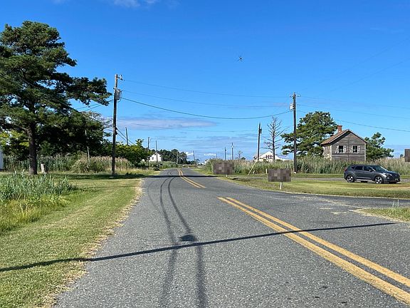 4th image of 2845 Crocheron Rd