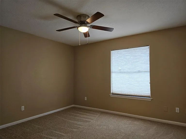 1820 Branch Hill Dr — Photo 24