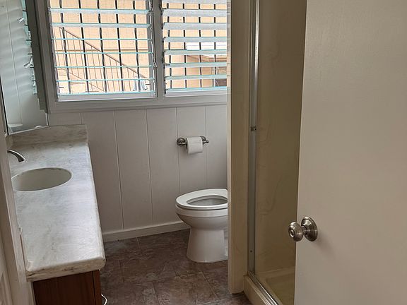 2nd image of 2976 Oahu Ave