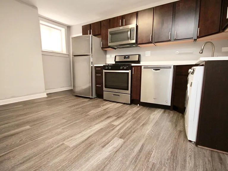 2801 W Logan Blvd #G — Photo 10