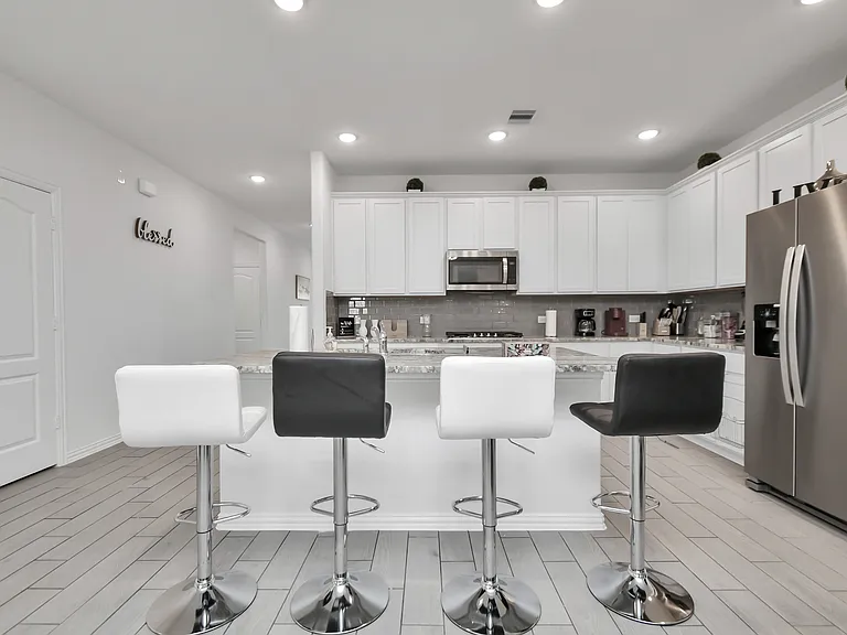 Royal Palm Dr — Photo 6