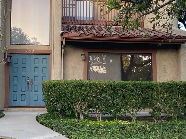 678 Rosewood Ave, Camarillo, CA 93010