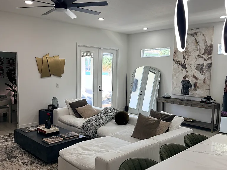 2143 W Saint Conrad St — Photo 10