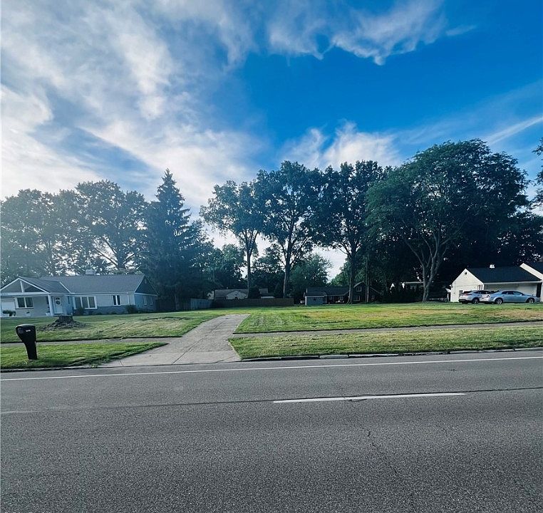 1st image of 23194 Hilliard Blvd