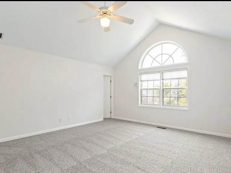 10411 Packard Dr — Photo 8