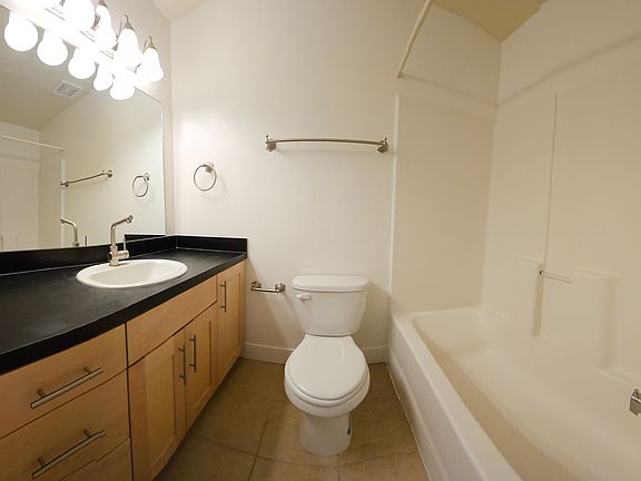 5th image of 446 W 6 S APT 504