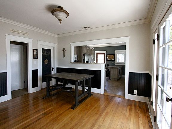 3rd image of 303 N Cambridge St