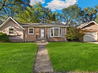 958 Coach Rd, Homewood, IL 60430