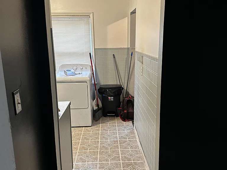 22738 Sharrow Ave — Photo 6