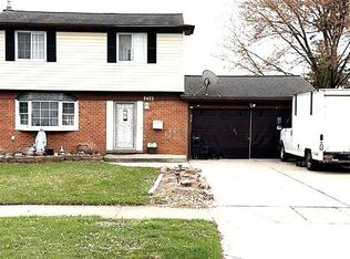 8452 Doncaster Dr, Sterling Heights, MI 48312