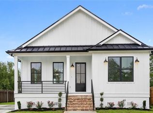 137 Jaguar Dr, Arabi, LA 70032