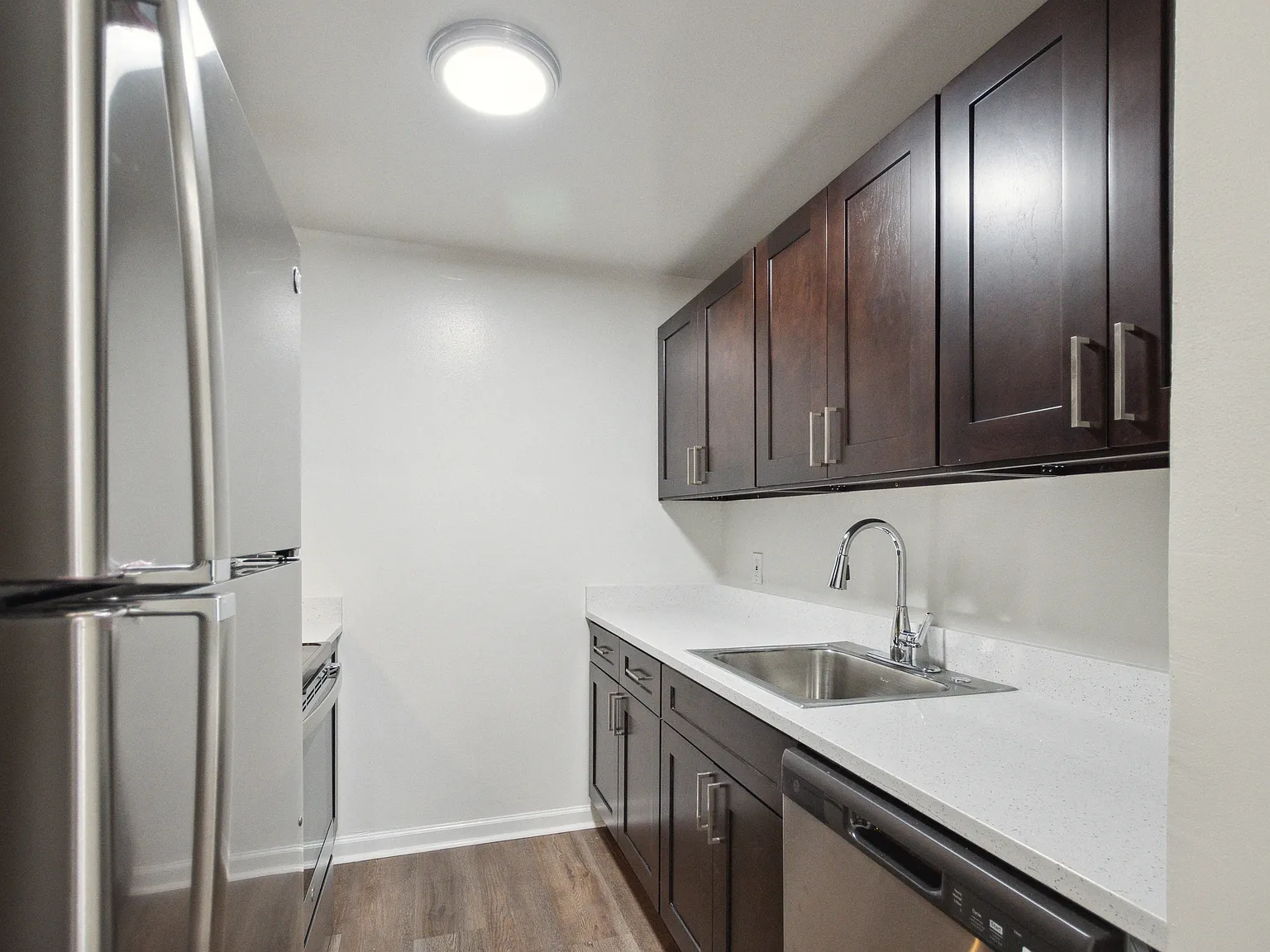 93 Richards — Photo 2