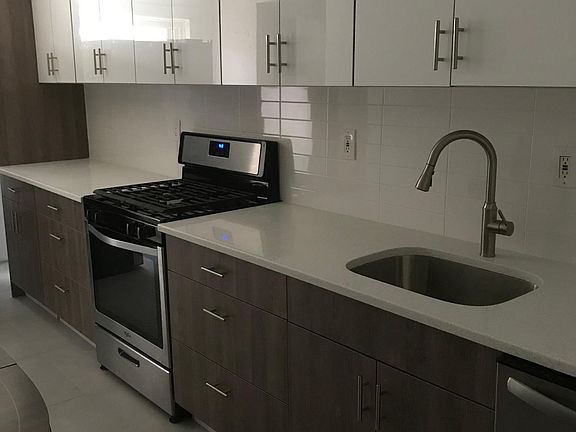 4th image of 2667 Brown St