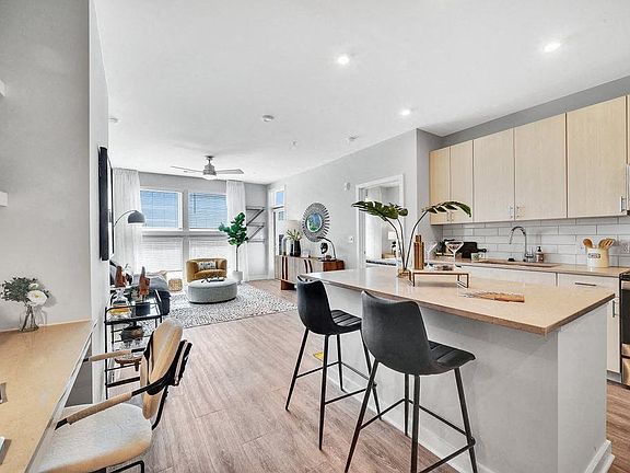 5th image of 2020 W Morehead St #1-105