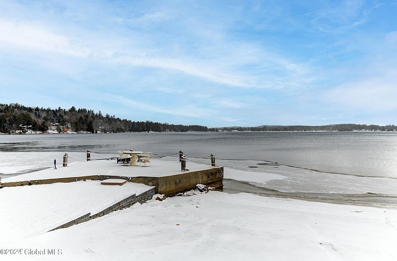 4th image of 306 S Shore Road