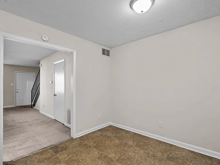 300 E McPherson Dr — Photo 10