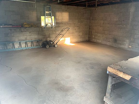 5th image of 6032 Clewell Dr