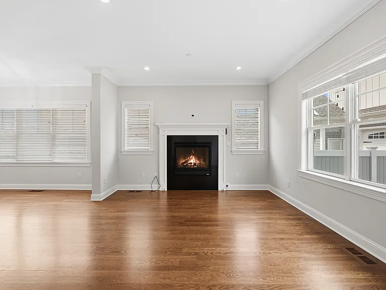 124 Maple Ave #B — Photo 28