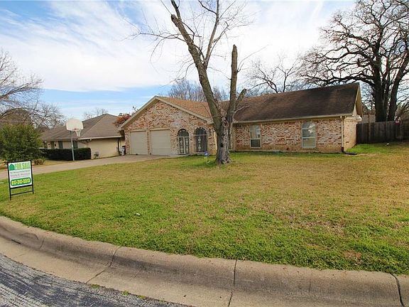 3rd image of 7262 Laurie Dr