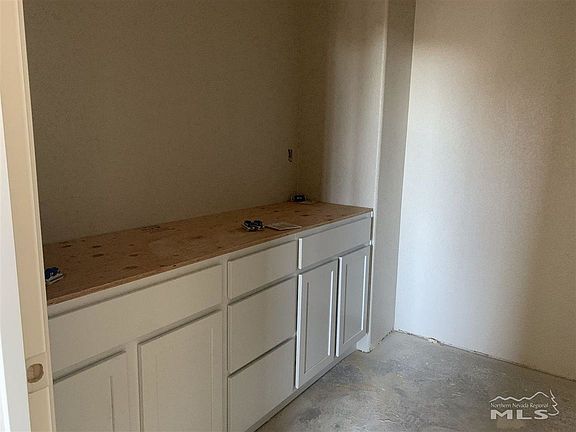 4th image of 930 Brigit Cir