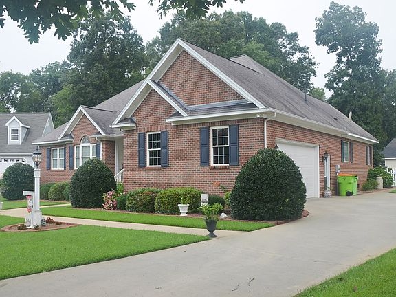 3rd image of 119 Blue Water Ct