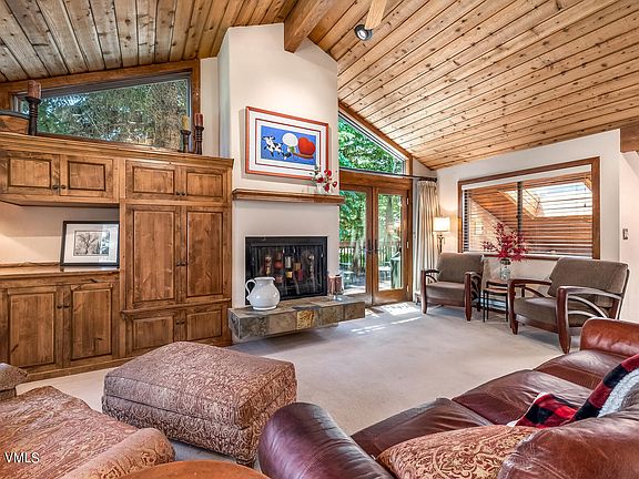 3rd image of 253 Larkspur Ln