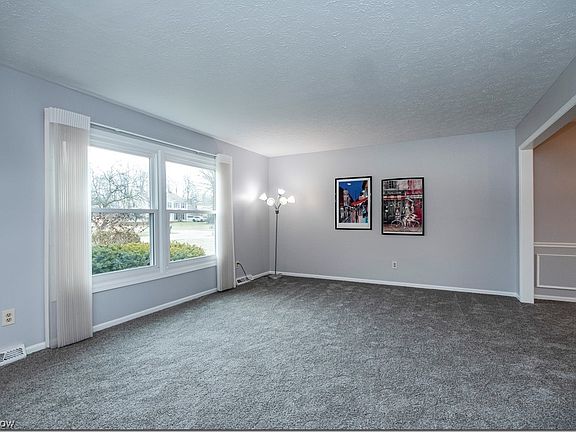 4th image of 5072 Stansbury Dr