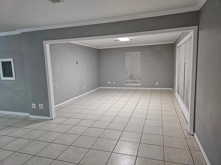 4548 Schillinger Rd S — Photo 4