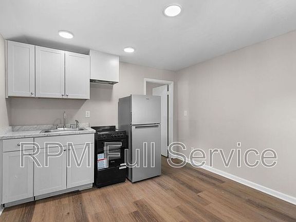 5th image of 325 54th Ave N #E