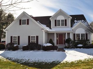 40 Baldwin Dr, Farmington, CT 06032