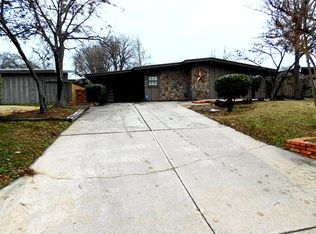 203 NW Mockingbird Rd, Lawton, OK 73507