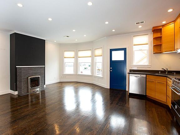Open floor plan kitchen/living room