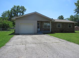 1440 W 3rd St, West Plains, MO 65775